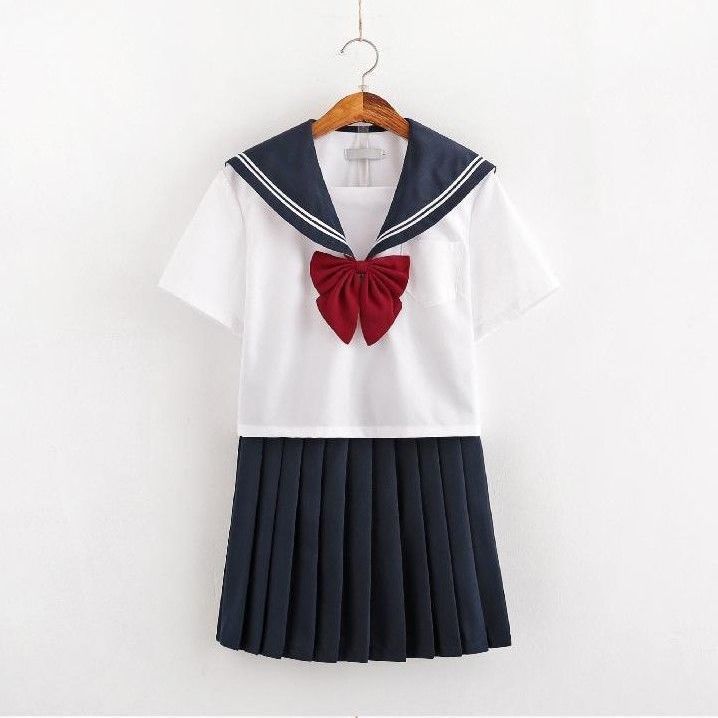 Uniforme scolastica da ragazza